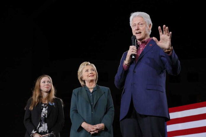 shutterstock_386634610.jpg Clinton family