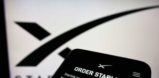 Mobile device displaying Starlink internet service information