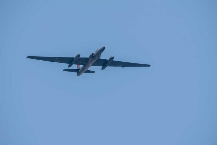 shutterstock_2250251931.jpg A U-2 spy plane flying high in a clear blue sky