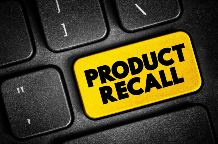 shutterstock_2327937115 Product recall key on computer keyboard