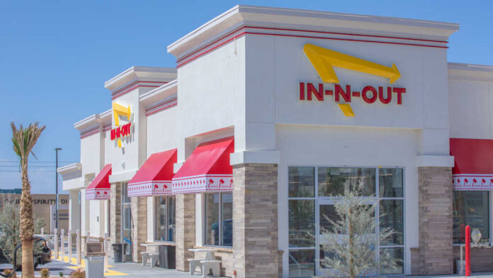 Henderson,,Nv,,Usa,5-3-2021:,Exterior,Three,Quarters,Of,The,Brand In-N-Out Burger restaurant exterior with red awnings
