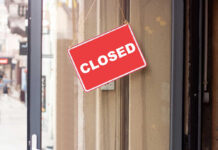 Cookie Craze Crashes – Doors Locked Overnight A red 'CLOSED' sign hanging on a storefront door